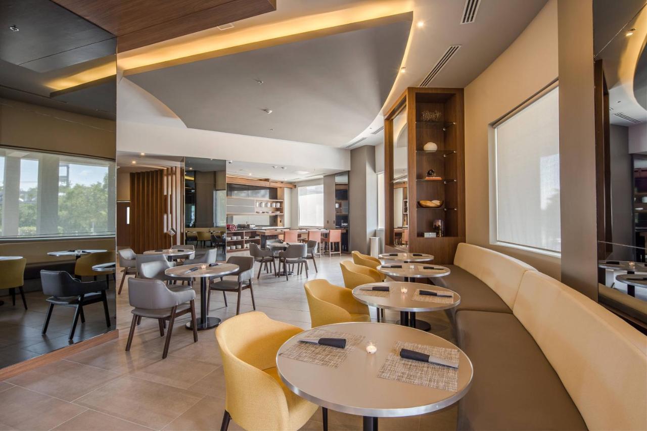 AC Hotel by Marriott Guadalajara Expo Zapopan Exteriör bild